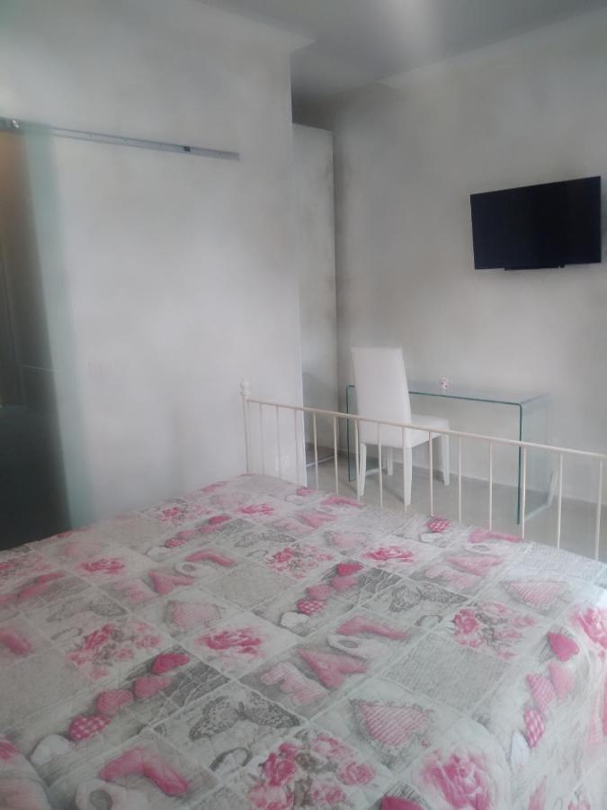 Rosilienza Suites Private Spa, Patio Garden Free Trasfer To & From Airport Fiumicino Exterior photo