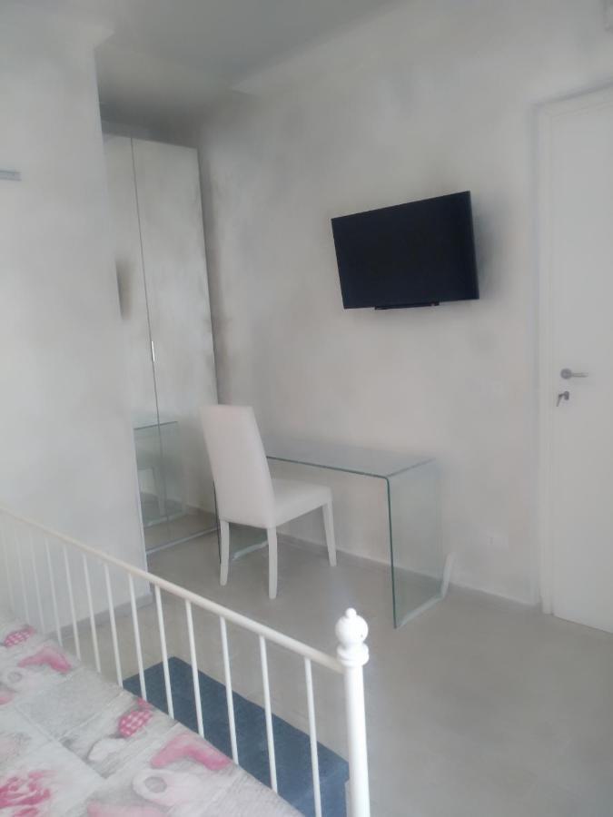 Rosilienza Suites Private Spa, Patio Garden Free Trasfer To & From Airport Fiumicino Exterior photo