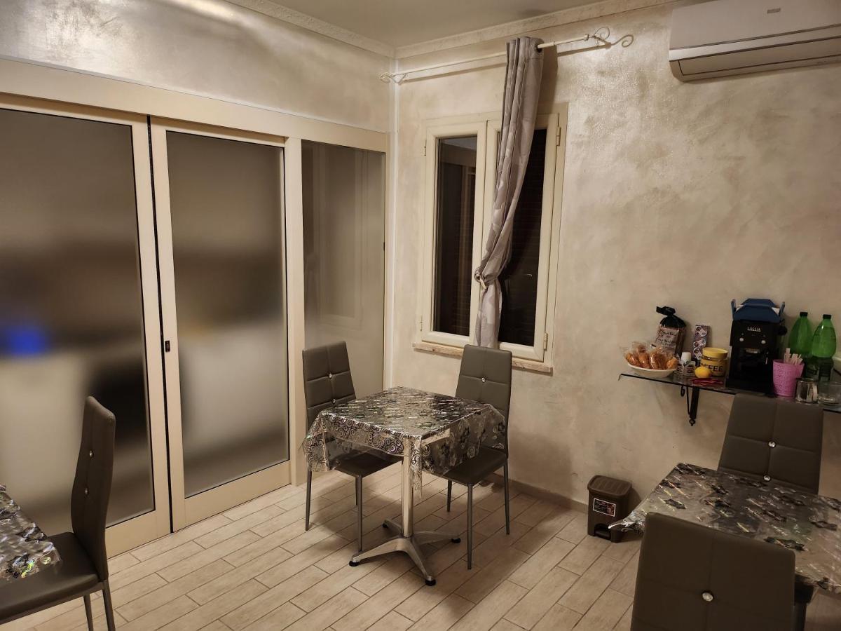 Rosilienza Suites Private Spa, Patio Garden Free Trasfer To & From Airport Fiumicino Exterior photo