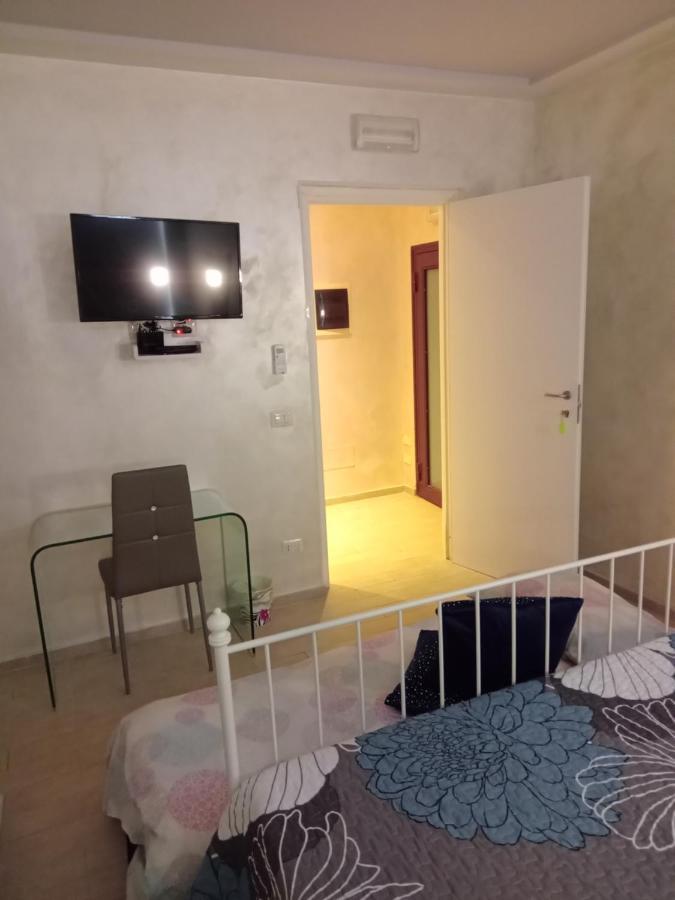 Rosilienza Suites Private Spa, Patio Garden Free Trasfer To & From Airport Fiumicino Exterior photo